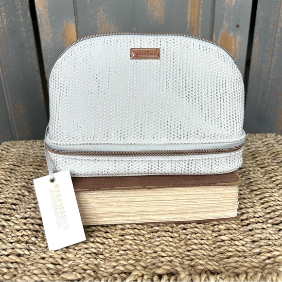 Stephanie Johnson Naomi Makeup Organizer Aruba White NWT